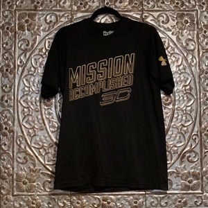 Men’s S Under Armour shirt